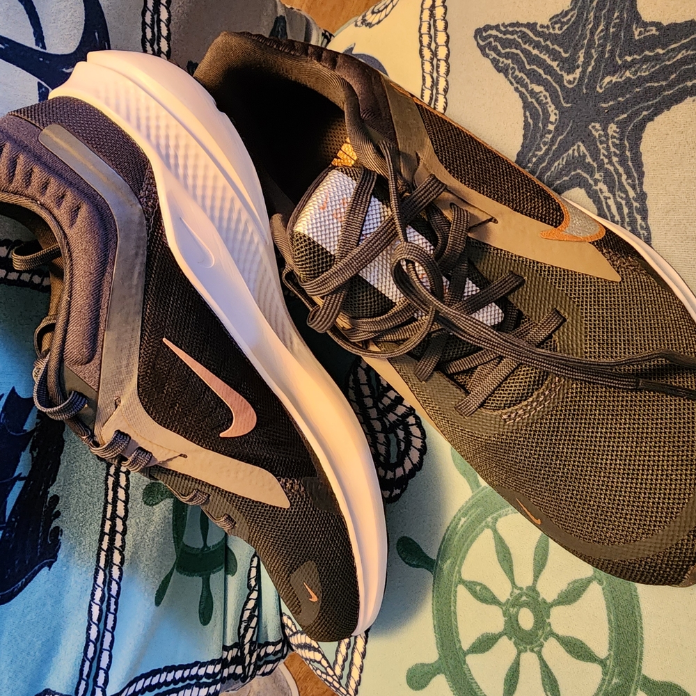 Nike Black and White Athletic Shoes